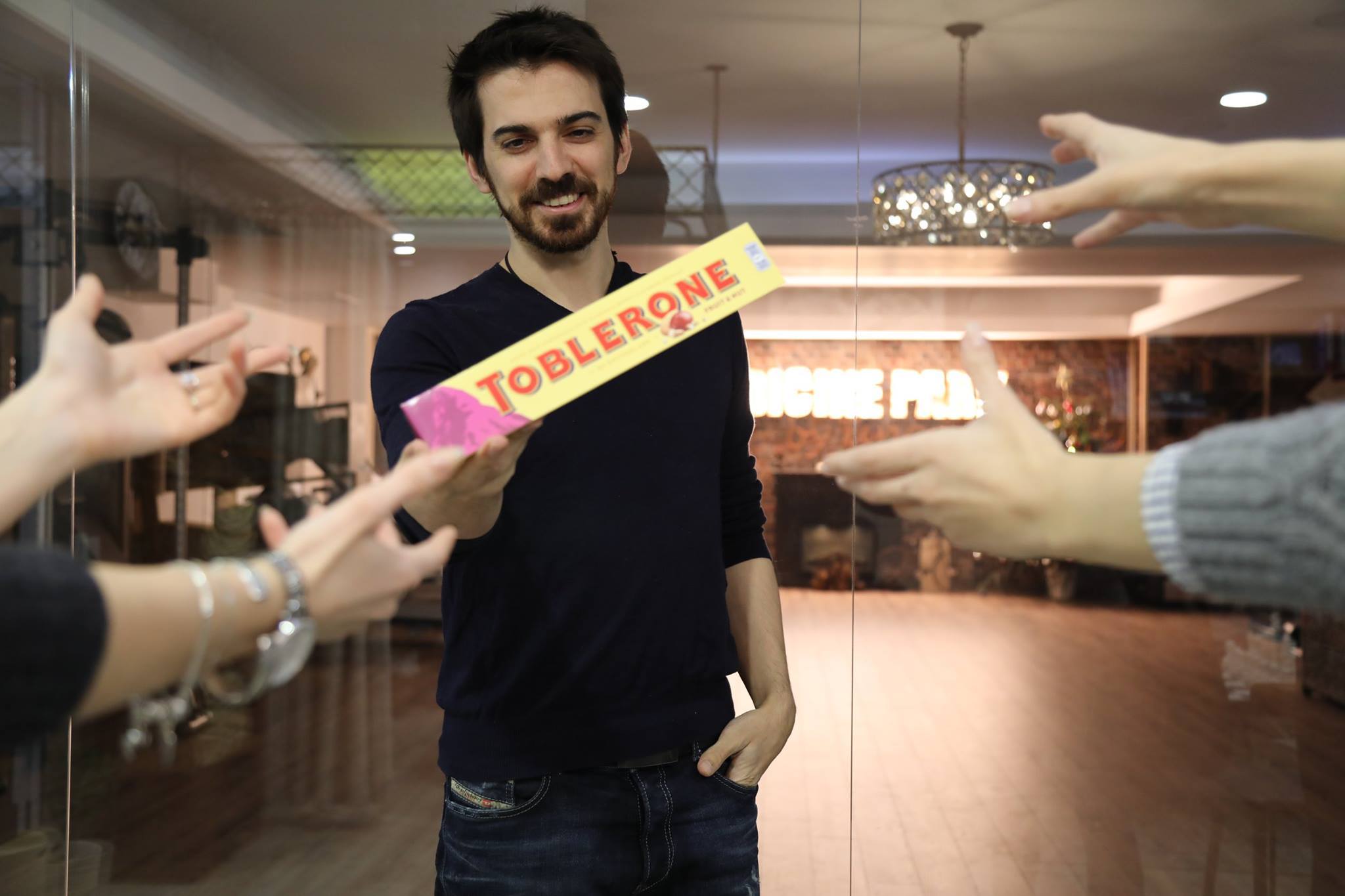 Tuncay Ozturk şi Andreea Marin nu au dezvăluit motivele despărţirii.