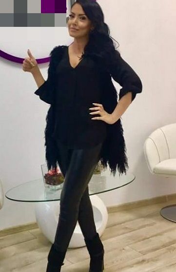 Andreea Mantea a dat fuga la salon ca sa scape de părul nedorit