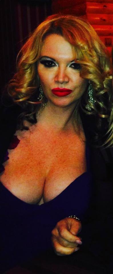 Oana Lis s-a pozat mai sexy ca niciodată. 