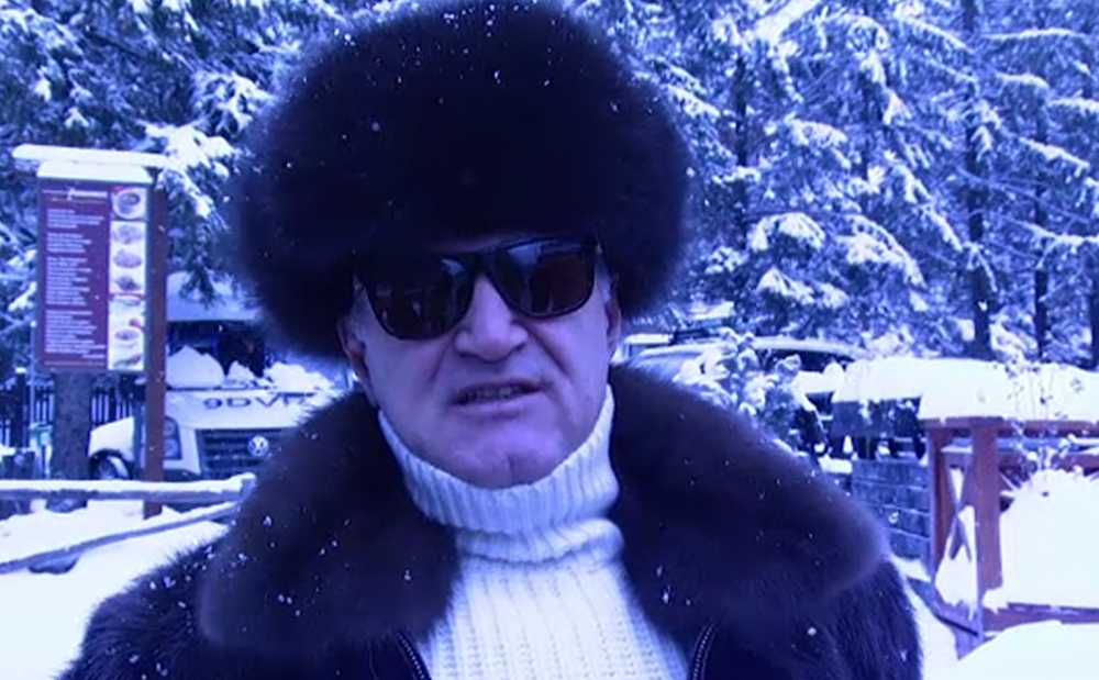 Gigi Becali a apărut cu ochelarii la ochi în Poiana Braşov (Sursă foto: sport.ro)