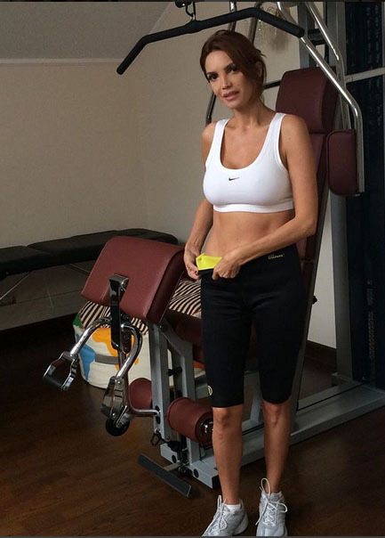 Cristina Spătar şi-a arătat burtica după sărbători