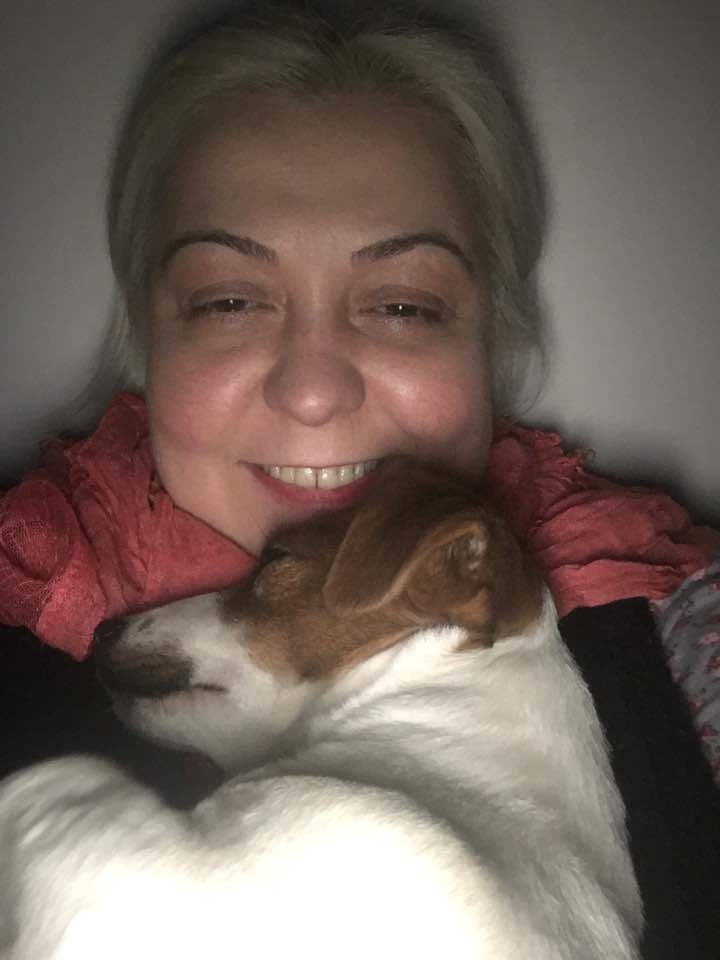 Monica Anghel, nemachiată şi necoafată