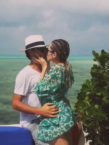 Răzvan Simion se află în Zanzibar împreună cu iubita lui, Lidia Buble