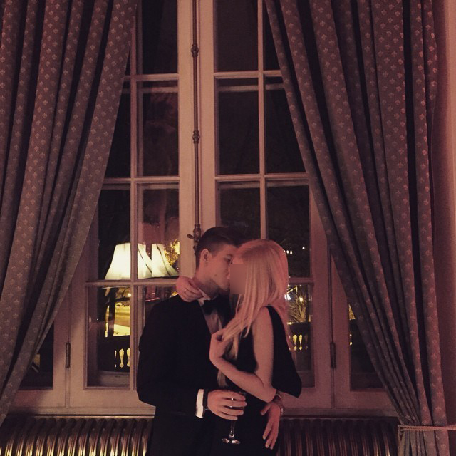 Karina şi Dragoş se iubesc la nebunie, iar cei dragi aşteaptă cu nerăbdare ca cei doi să facă şi marele anunţ legat de o nuntă!