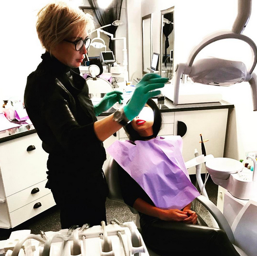 Daniela Crudu, la un control stomatologic.
