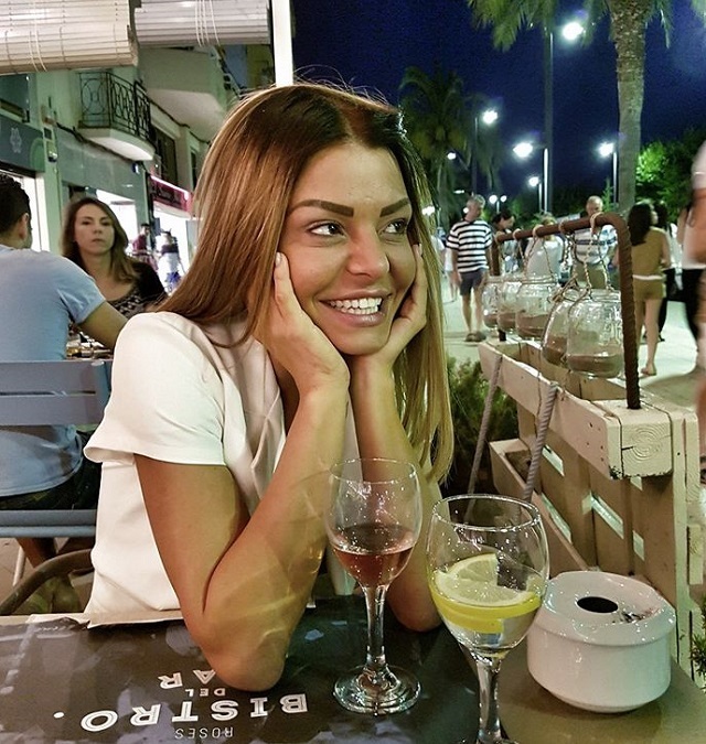 Ana Maria Mocanu a renunţat la viaţa de noapte.