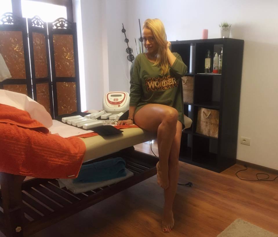 Anda Adam se pregăteşte intens pentru vară.