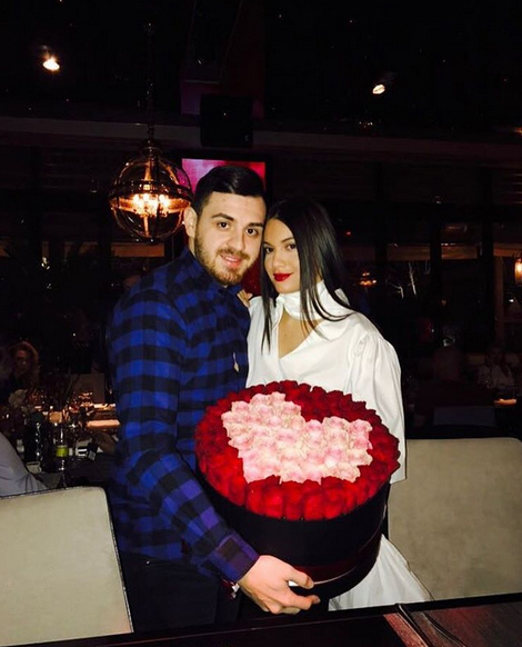 Betty Salam este foarte fericită alături de iubitul ei.