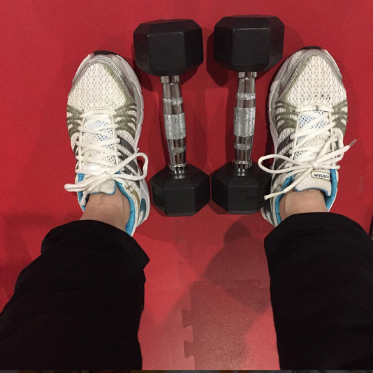 Adela Popescu a reînceput să meargă la sală.