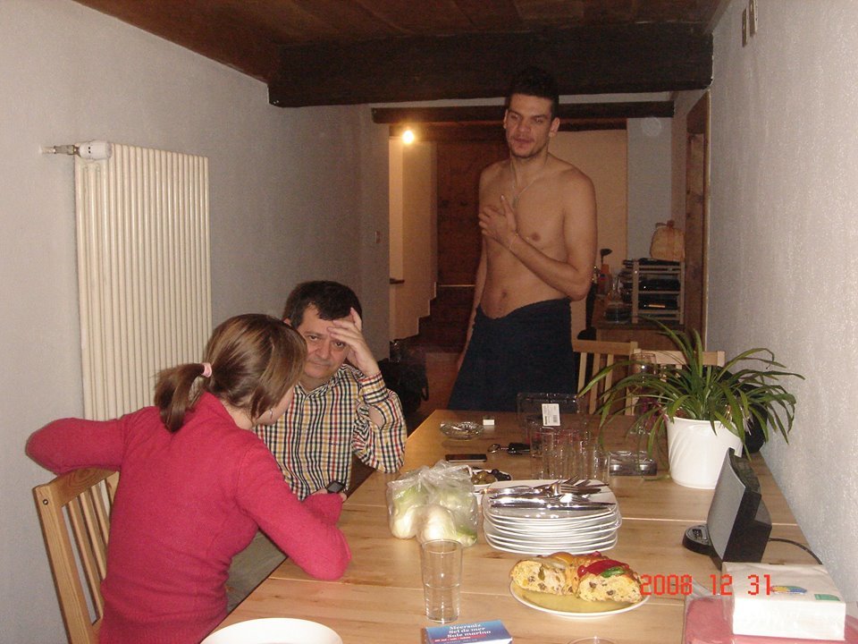 Tudor Chirilă a apărut la bustul gol, alături de Cristian Sima, într-o fotografie postată pe Facebook