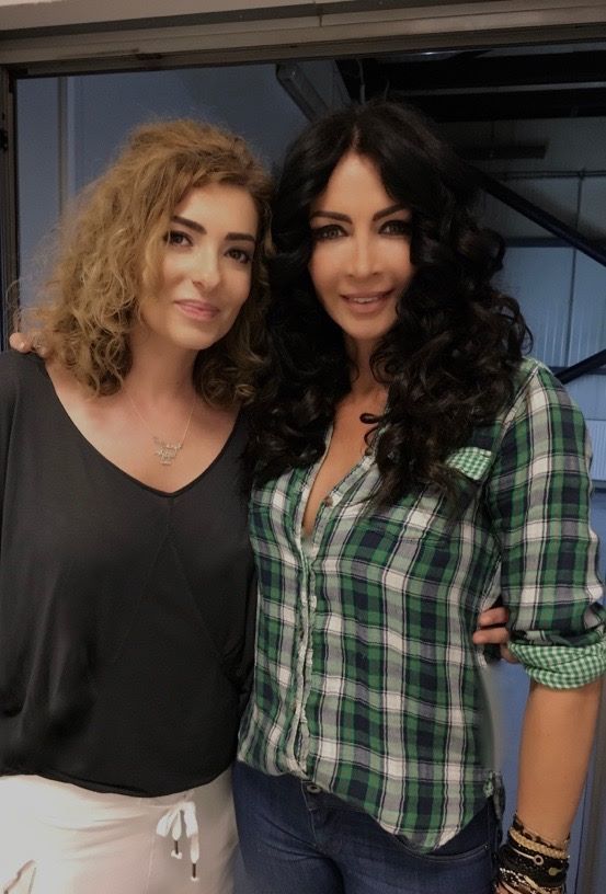 Mihaela se declară dependentă de cumnata ei în ceea ce priveşte machiajul