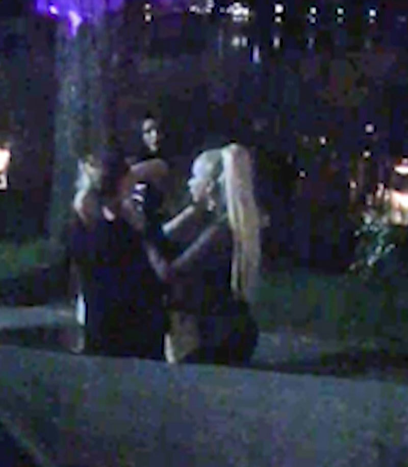 Simona, încercând să se apere în timpul confruntării din Herăstrău