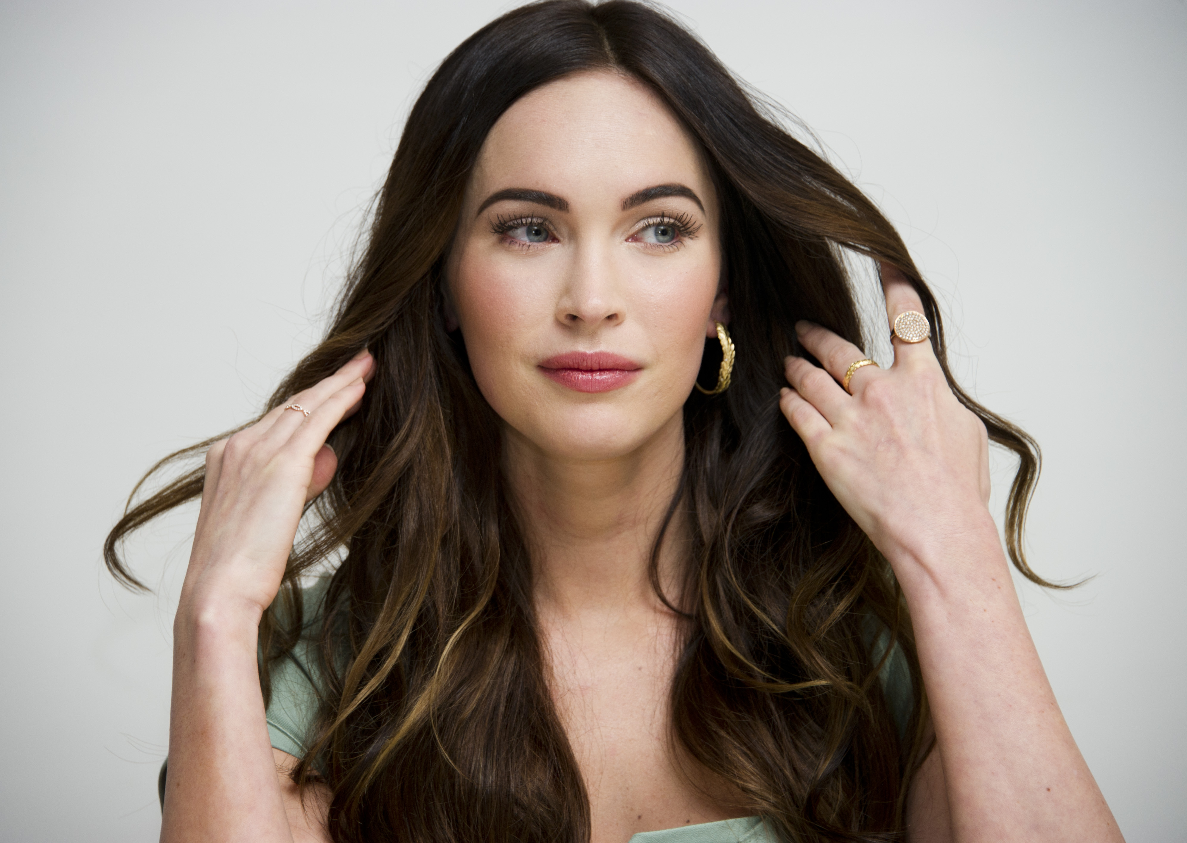 Megan Fox a ajuns iar la silueta dinainte de naştere! Vedeta se mândreşte cu trupul ei super sexy şi arată senzaţional! Îţi place?