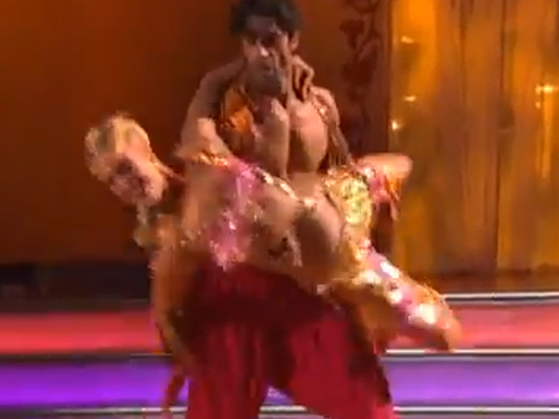 VIDEO Coregrafia de la “Dansez” care te va lăsa cu gura căscată! Au zburat pe “ringul visurilor”, apoi au făcut un gest uimitor!