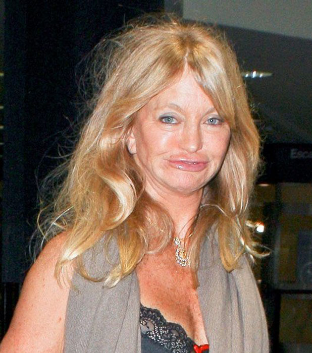 Una dintre cele mai frumoase actriţe este un dezastru. Mama superbei Kate Hudson, Goldie Hawn, a ajuns de nerecunoscut!