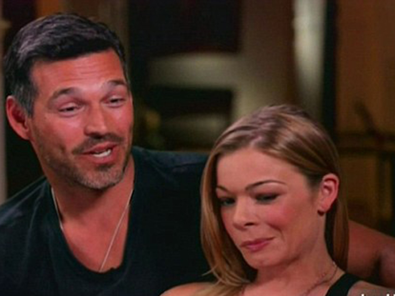 LeAnn Rimes a făcut o cădere nervoasă la TV! Află de ce artista a izbucnit isteric în plâns!