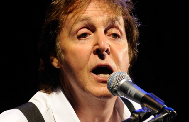 Nirvana se reuneşte pentru o seară! N-ai să ghiceşti niciodată cine-i va lua locul regretatului Kurt Cobain!