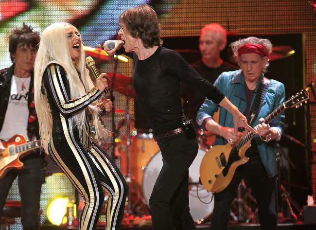 Lady Gaga s-a alăturat celor de la The Rolling Stones pe scenă! Uite ce show demenţial au făcut!