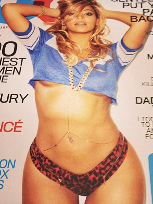 Ce fata obraznică! Beyoncé îşi arată curbele ispititoare, îmbrăcată în chiloţei cu leopard print! Sexy sau nu?