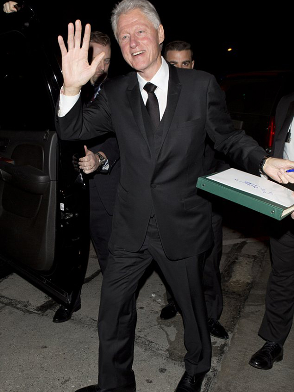 Supriza serii! Bill Clinton şi-a făcut apariţia la Globurile de Aur şi a înmânat un premiu! Toate celebrităţile au fost în extaz!