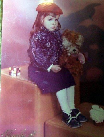 Femeia Barbie, când era mică, arăta fix ca o păpuşică! Nu-i aşa că era super drăguţă?