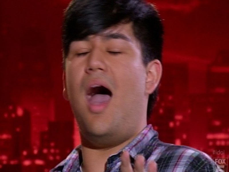 Fanul isteric al artistei Mariah Carey plânge când o vede, apoi şochează juriul de la American Idol cu vocea lui!