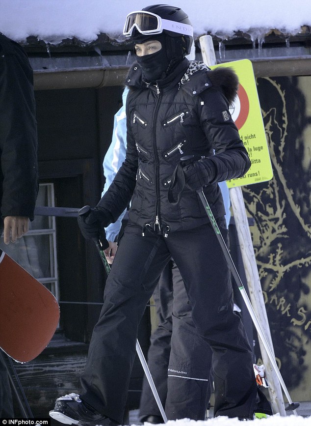 Madonna a suferit un usor accident de ski