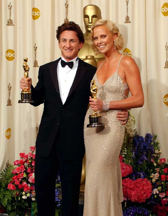 Sean Penn si Charlize Theron formeaza un cuplu, de la inceputul acestui an