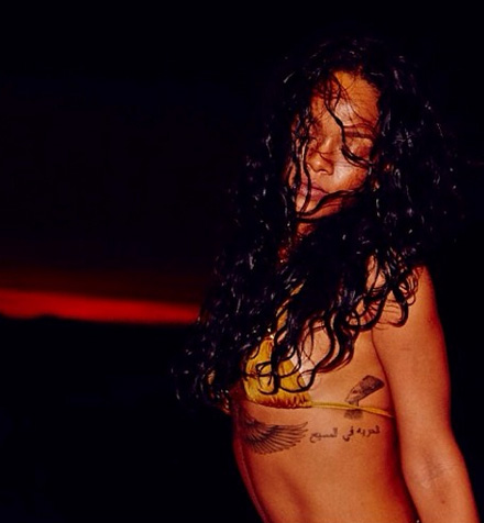 Artista este foarte activa pe retelele de socializare