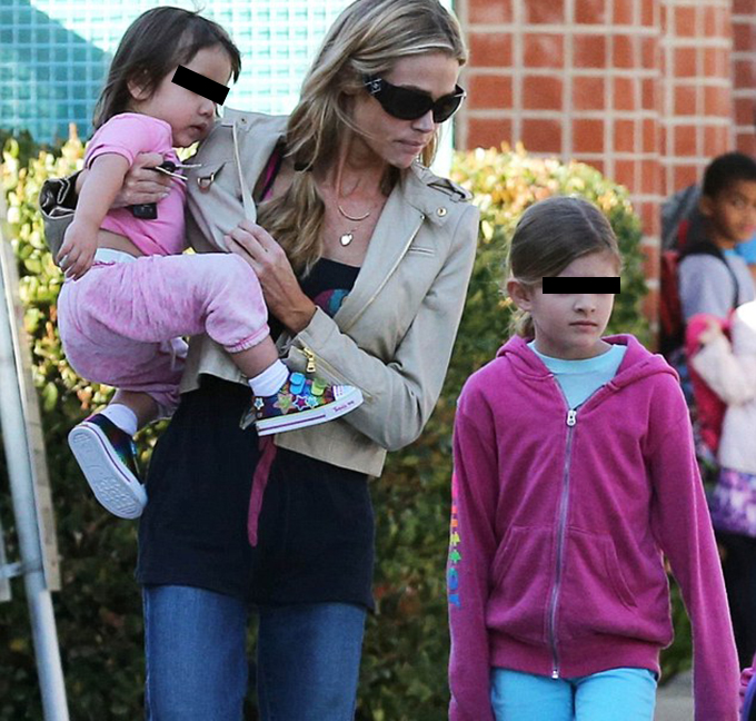 Denisa Richards, alaturi de fiicei ei din casnicia cu Charlie