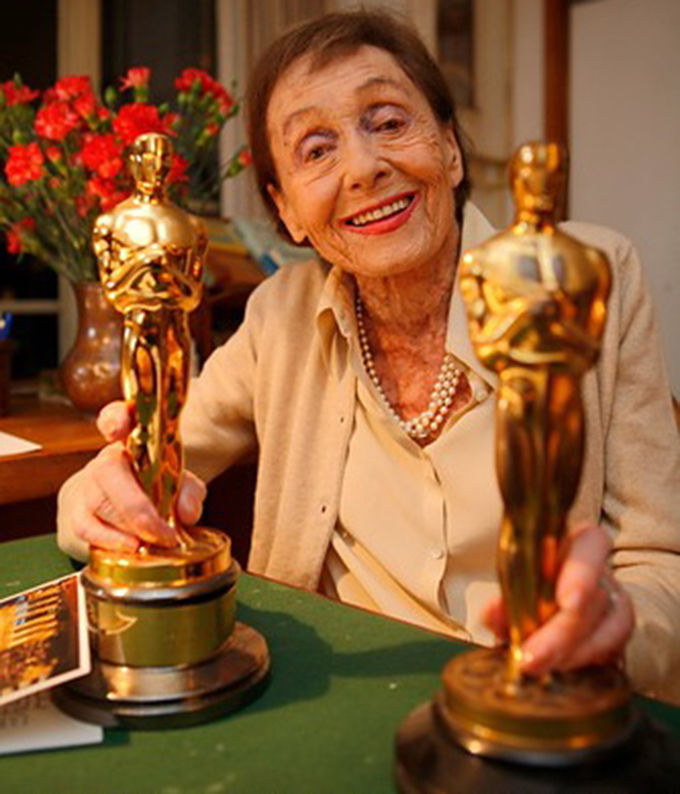 Luise, alaturi de cele doua Oscar-uri castigate