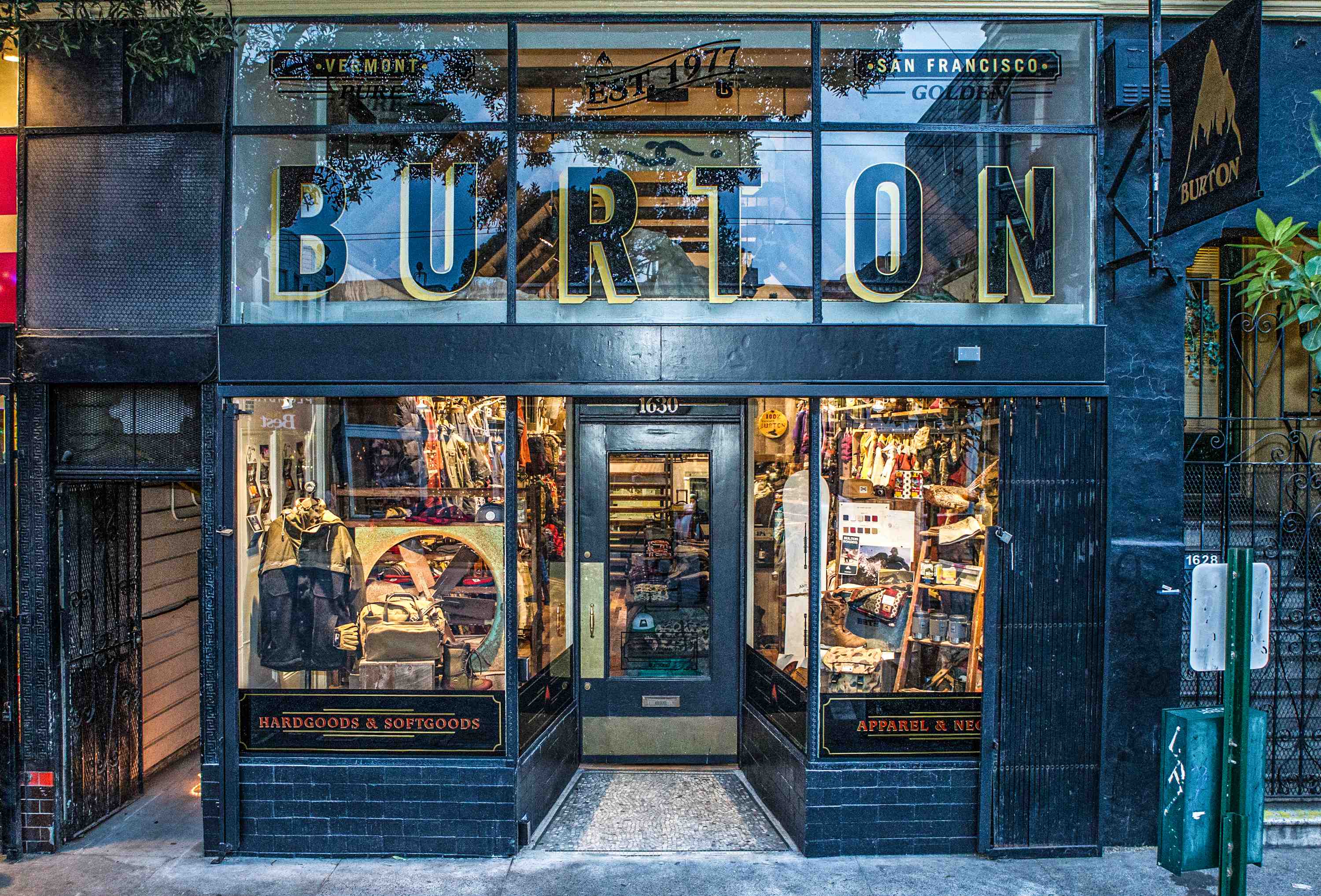 Angajatii Burton primesc zile libere pentru a se bucura de sezonul de ski si snowboard