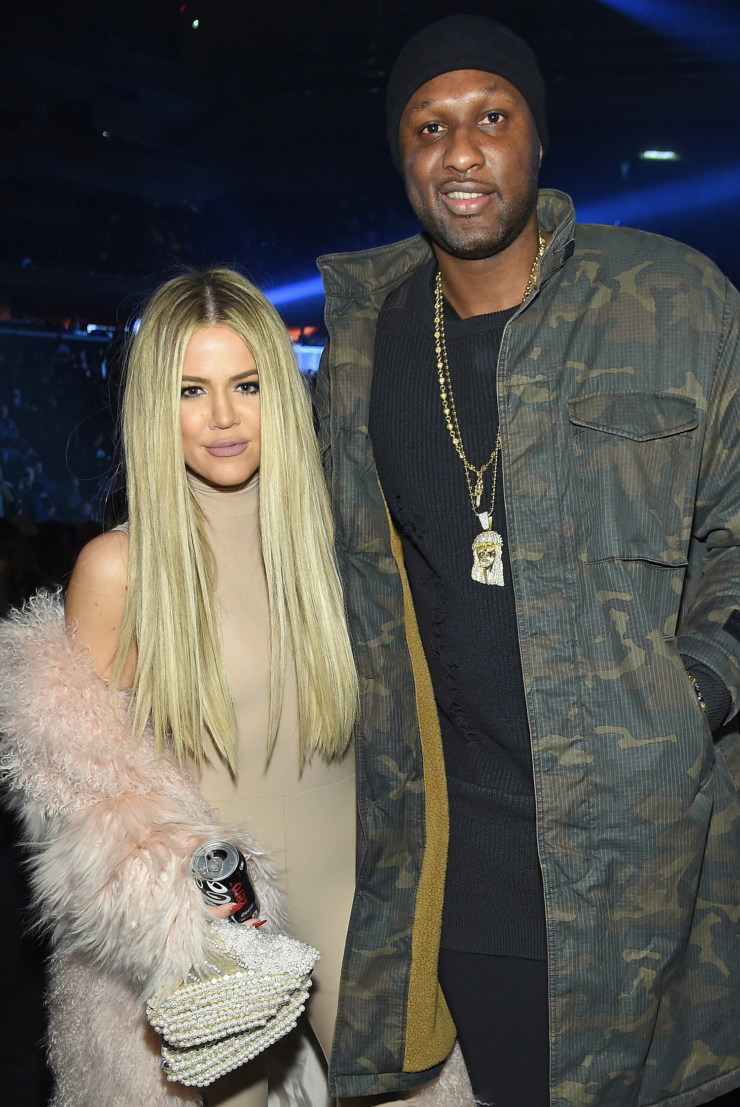 Khloe Kardashian si fostul ei iubit, Lamar Odom, s-au afisat pentru prima oara impreuna de cand acesta a iesit din spital si par mai apropiati ca niciodata