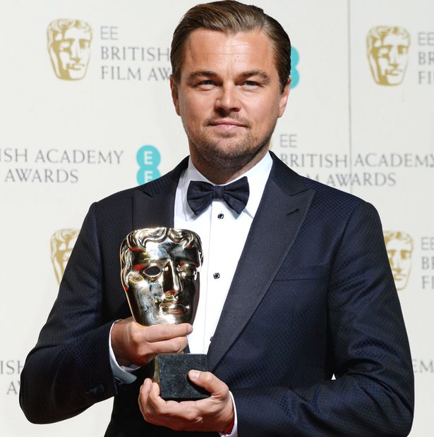 Leonardo DiCaprio a castigat aseara un premiu BAFTA pentru rolul sau din “The Revenant” si a simtit nevoia sa continue petrecerea in apartamentul lui din hotel, pentru a se bucura de succesul inregistrat