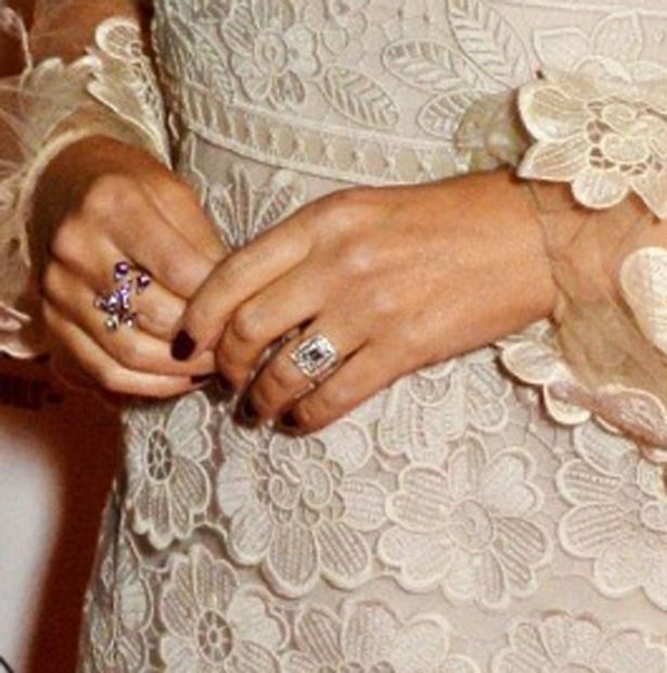 Inelul pe care l-a purtat vedeta a facut furori la Brixton, unde a fost remarcat de catre toti cei prezenti