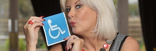 Bordelul lui Becky Adams le oferă persoanelor cu dizabilităţi posibilitatea de a face sex cu prostituatele fără să le plătească