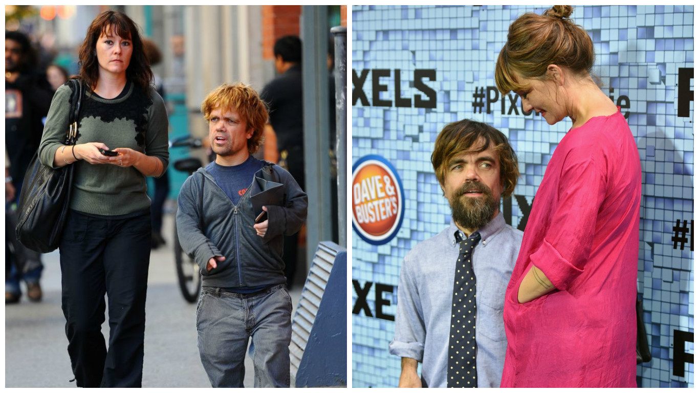 Actorul are o soţie cu înalţime normală care îl sprijină în cariera lui cinematografică.