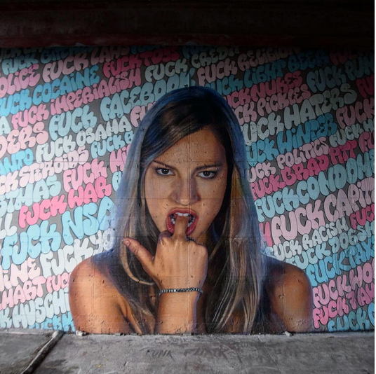 Căsătoria lui Jennifer Aniston ar putea fi în pericol din cauza lui Brad Pitt.