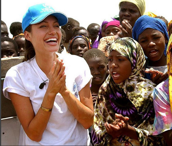 Angelina Jolie, fericită că poate să servească anumite cauze umanitare