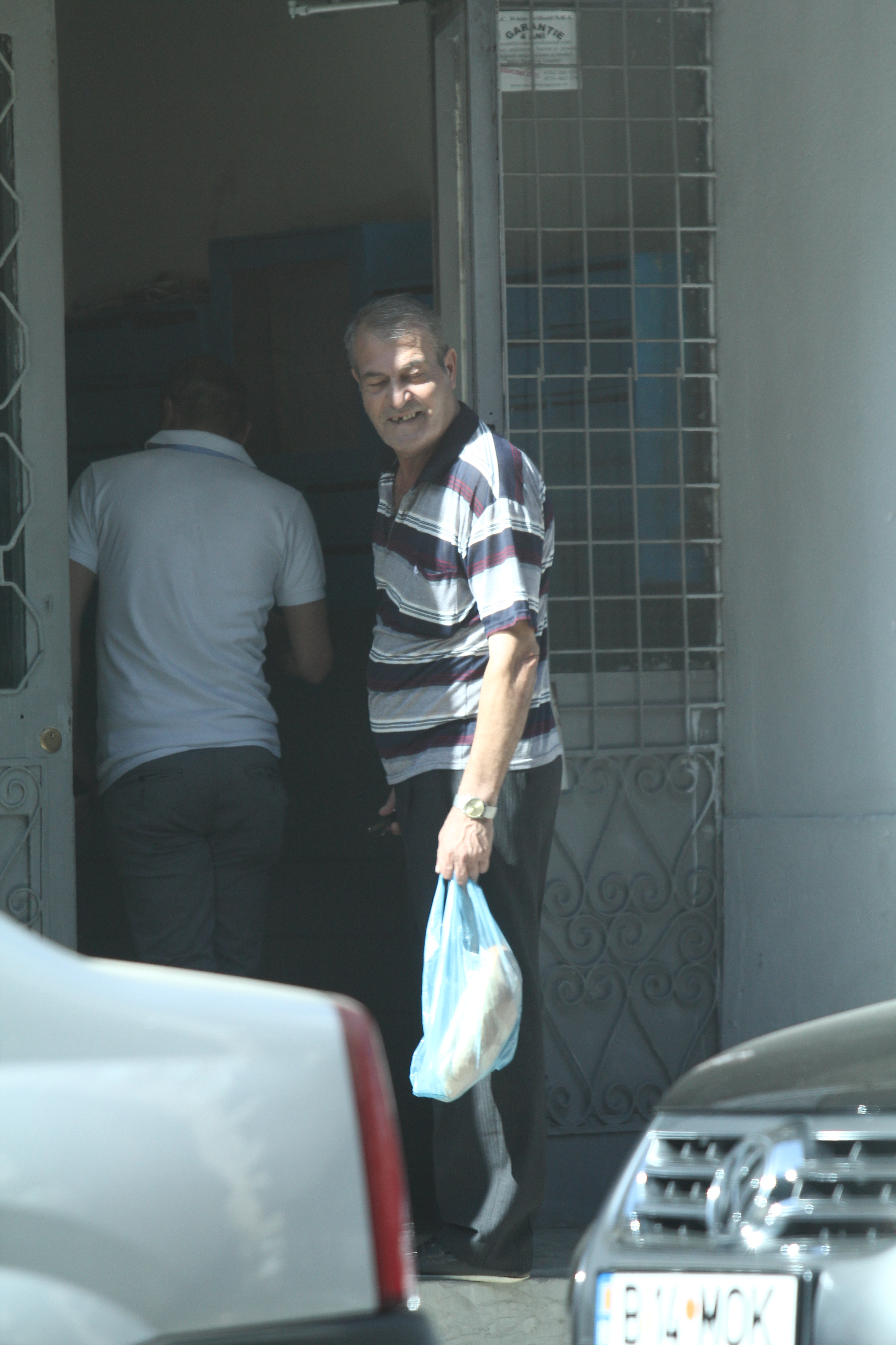 Mihai Leonida s-a intors din Spania, unde se afla la munca de cateva luni, pentru a le fi alaturi parintilor