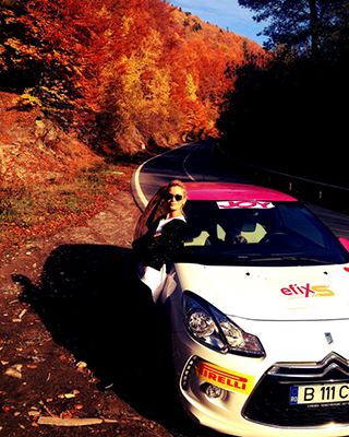 Laura Cosoi se bucura de o zi frumoasa