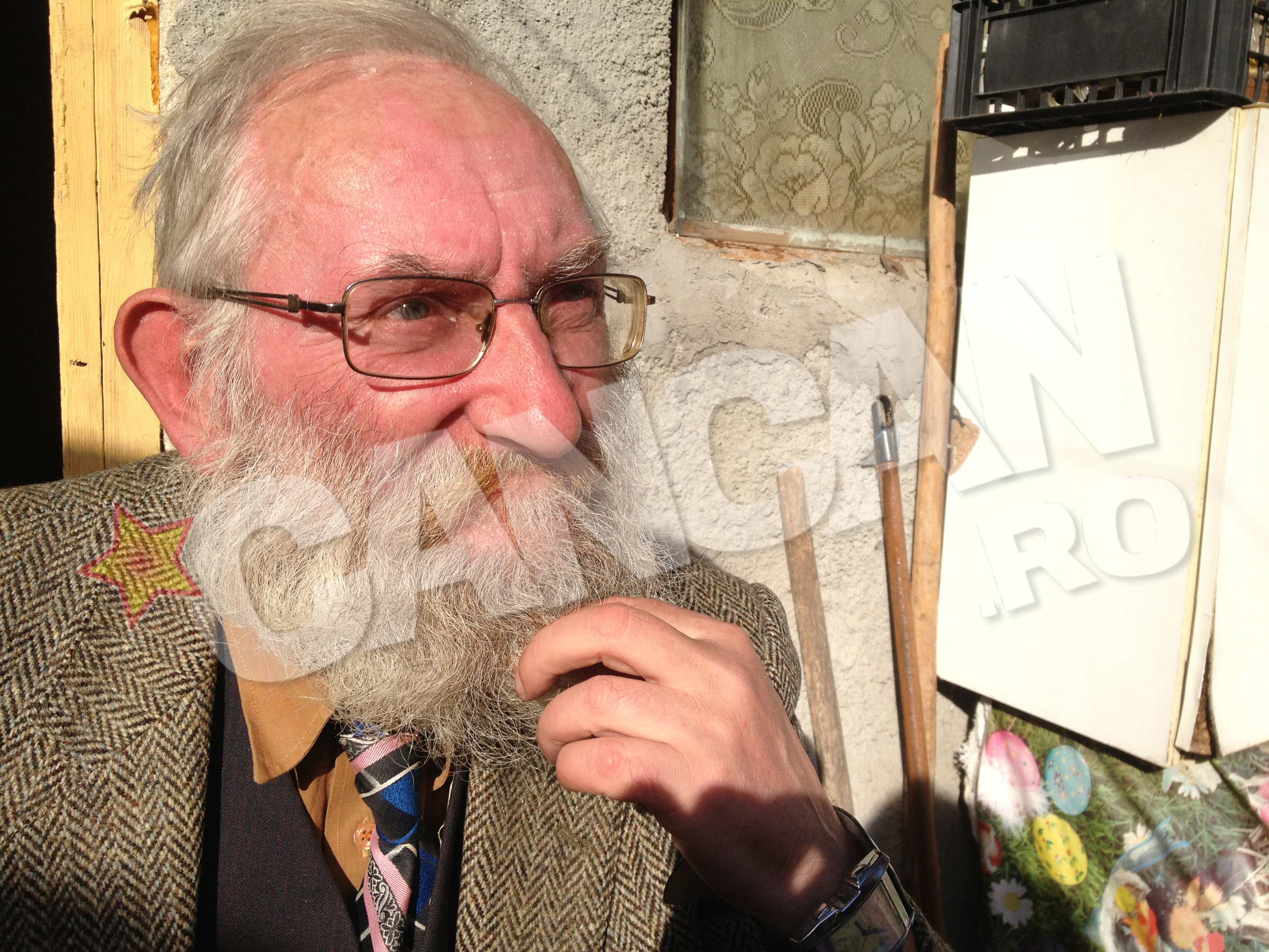 Dupa ce a bucurat mii de spectatori, regizorul Mihaita Dumitrescu traieste acum la mila lor