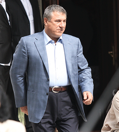 Omul de afaceri spune ca ar fi vrut sa aprinda si el o lumanare la capataiul mamei sale