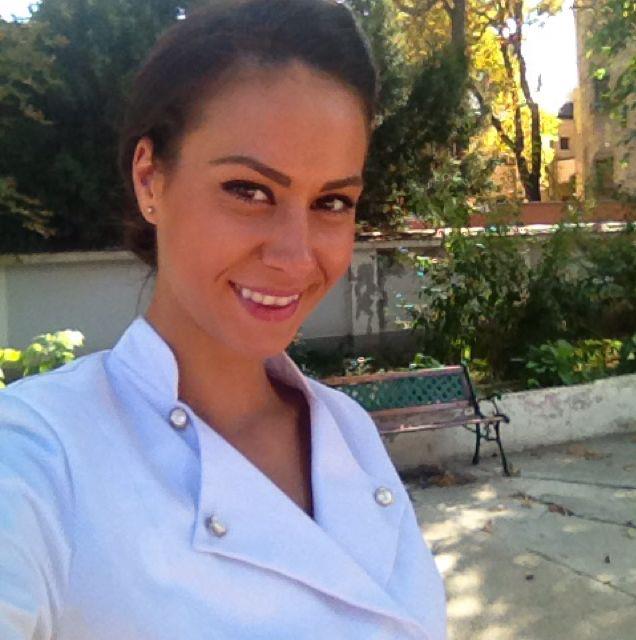 Andreea a participat la prima editie a emisiunii MasterChef, remarcandu-se atat prin preparatele delicioase, dar mai ales prin duritatea cu care si-a pus la punct colegii.