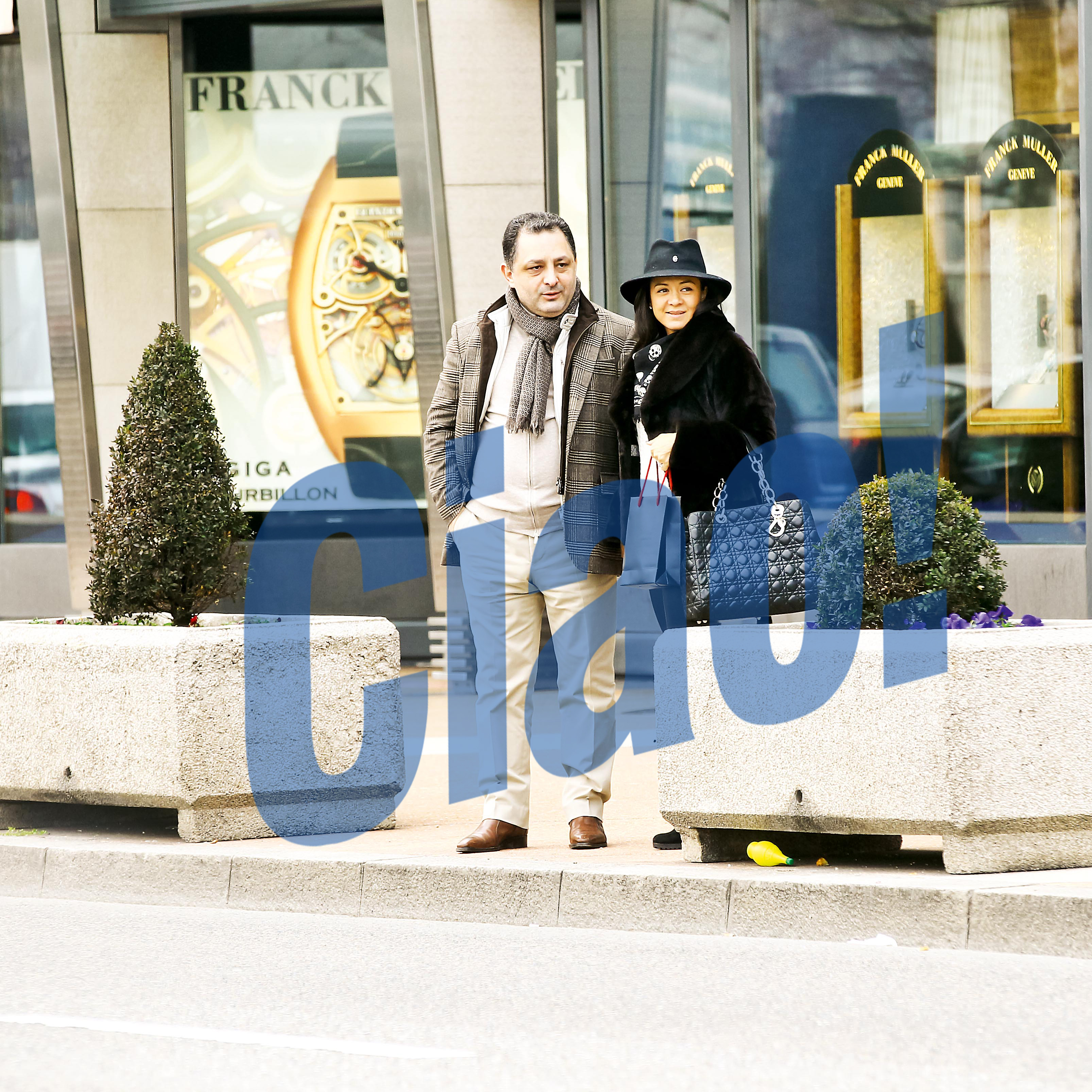 Marian Vanghelie si Oana Mizil au recunoscut ca se iubesc dupa ce paparazzi Ciao! i-au pozat in Megeve, statiunea preferata a bogatasilor