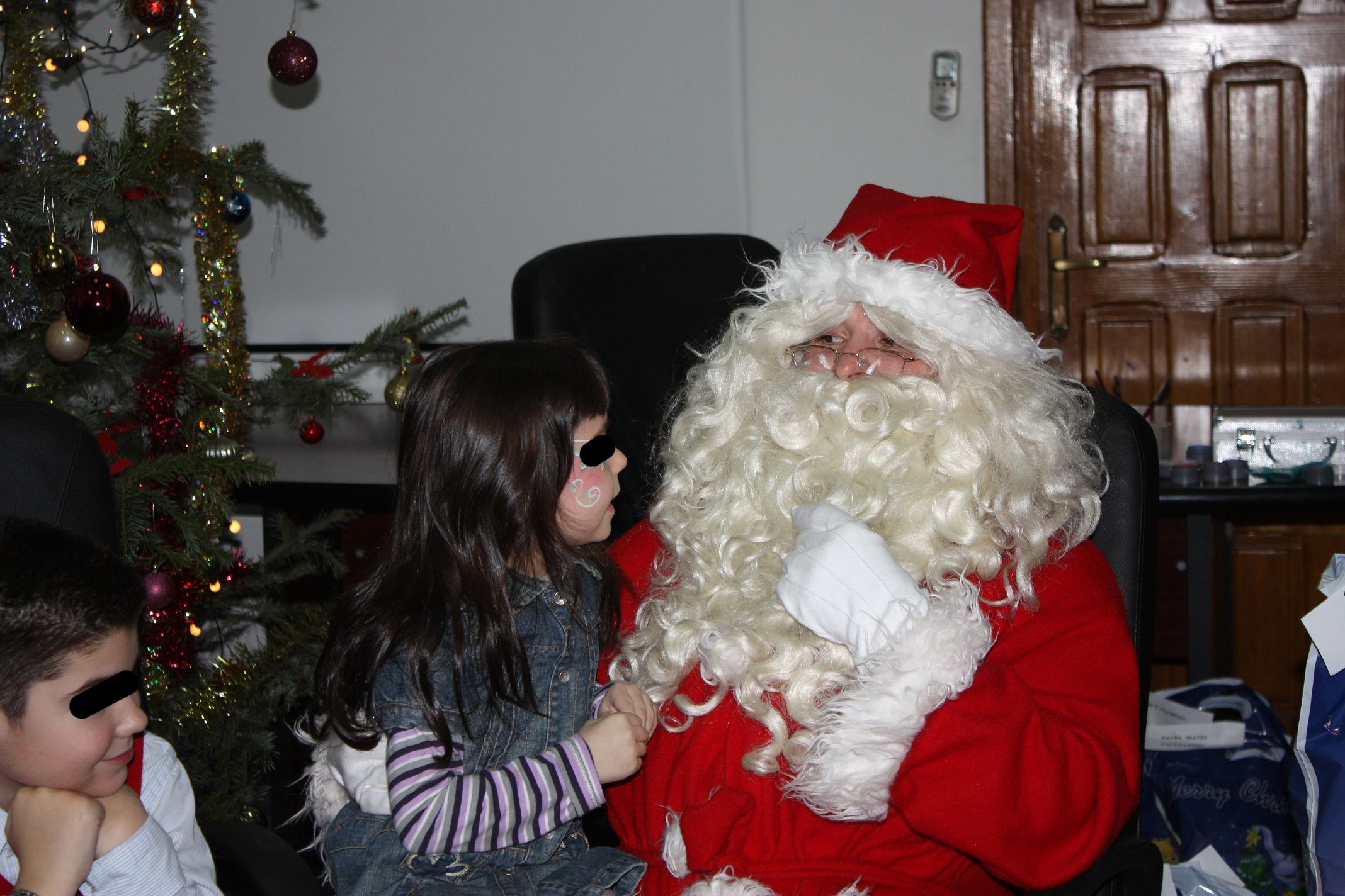 Mos Craciun si prichindei