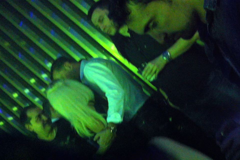 Chiar si in momentele in care nu au dansat, cei doi au stat aproape imbratisati