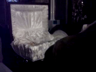 Trupul neinsufletit al actorului a fost depus la biserica Batistei in jurul orei 16.00