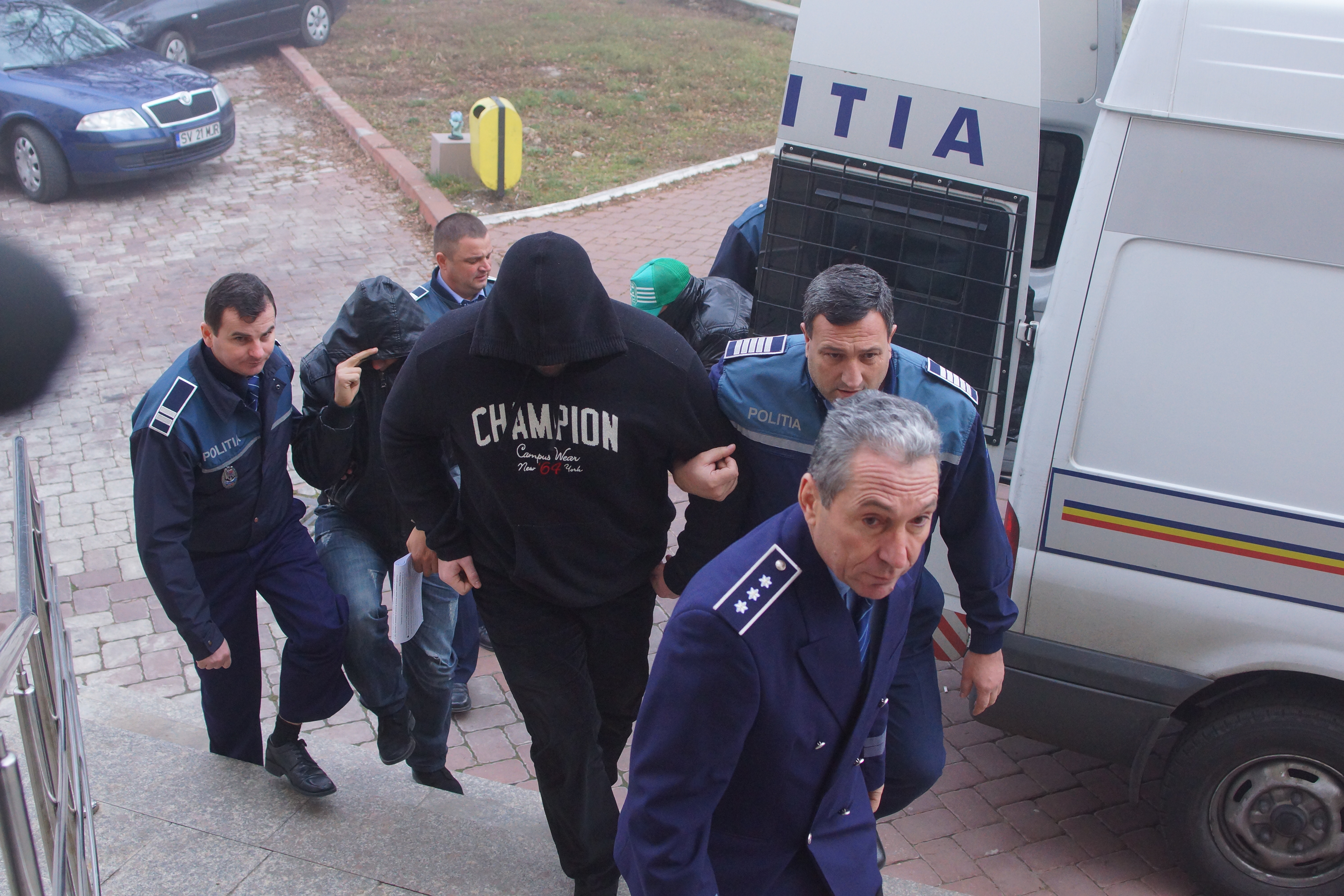 Culmea, fostul sportiv purta la arestare un hanorac pe care e scris Campion!