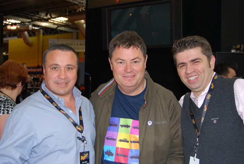 Danut Crainiuc (stanga), Mike Brewer de la Wheeler Dealer si proprietarul, Remus Azoiţei